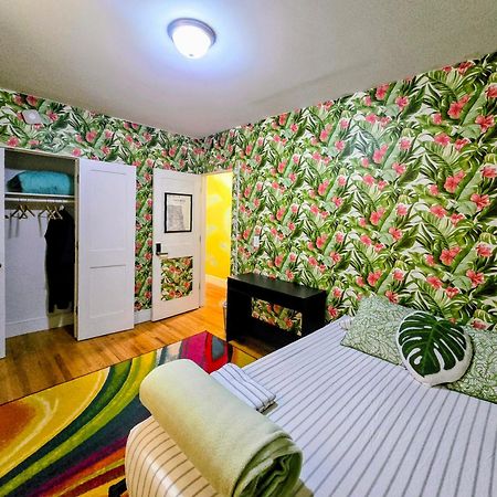 Tropical Comfort Room In Harlem Cozy Stay With Snacks & Style New York City Exterior photo