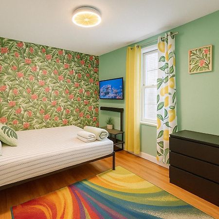 Tropical Comfort Room In Harlem Cozy Stay With Snacks & Style New York City Exterior photo