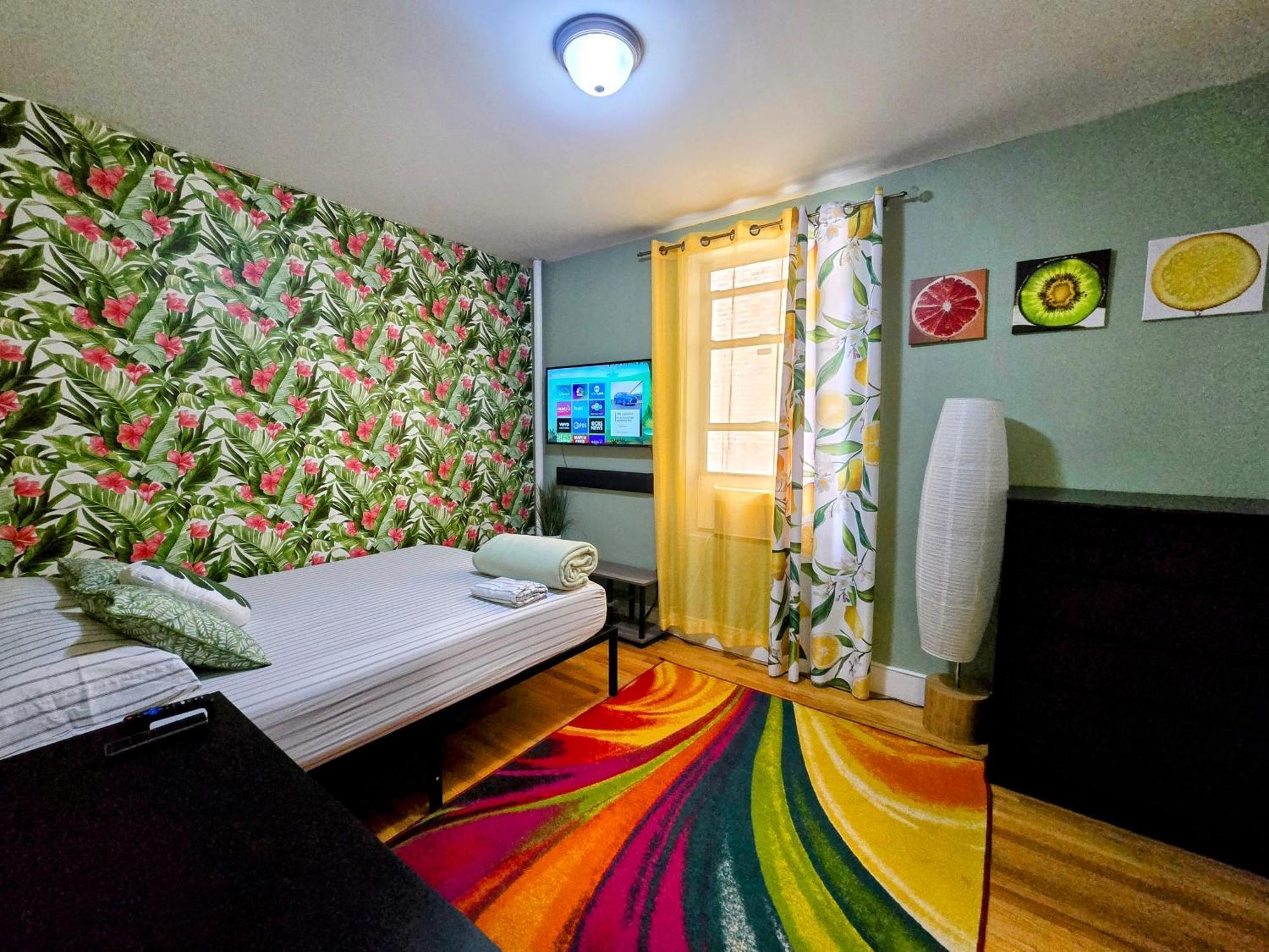 Tropical Comfort Room In Harlem Cozy Stay With Snacks & Style New York City Exterior photo